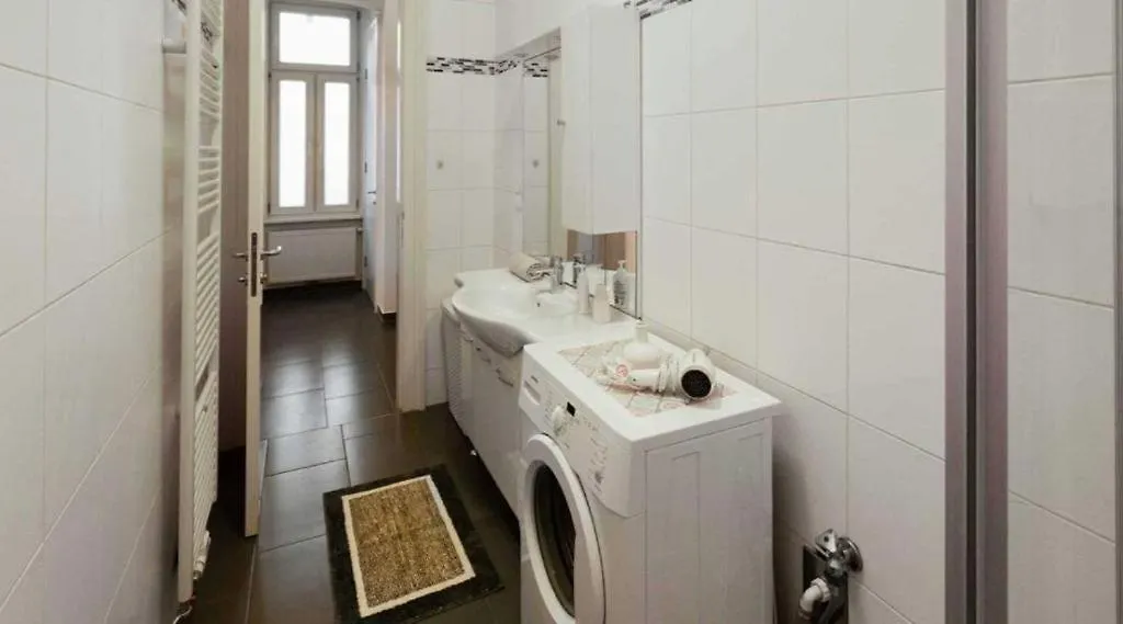 וינה Bulldog Economy Apartments