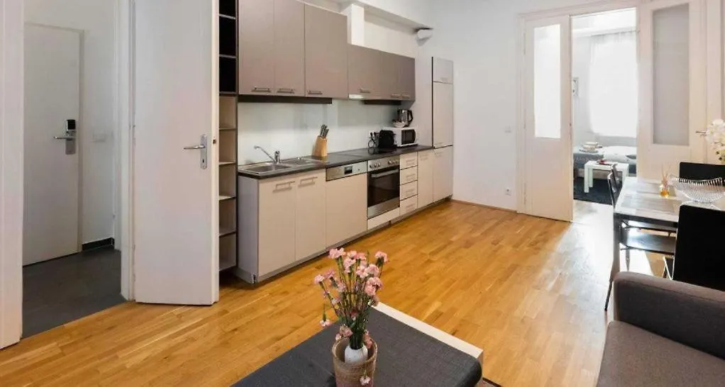 וינה Bulldog Economy Apartments 0*,