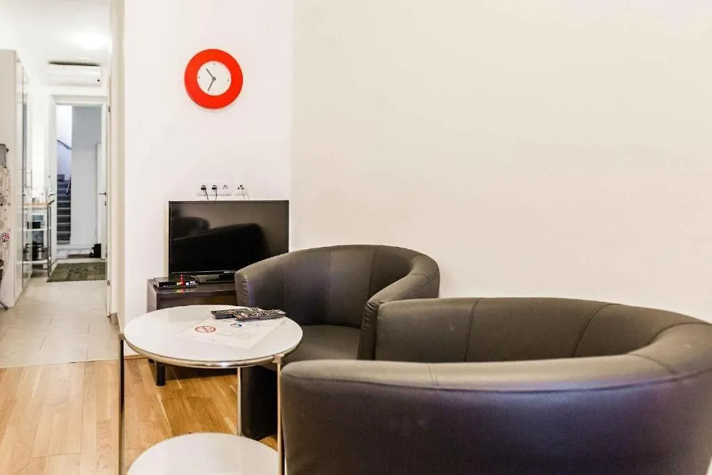 וינה Bulldog Economy Apartments אוסטריה